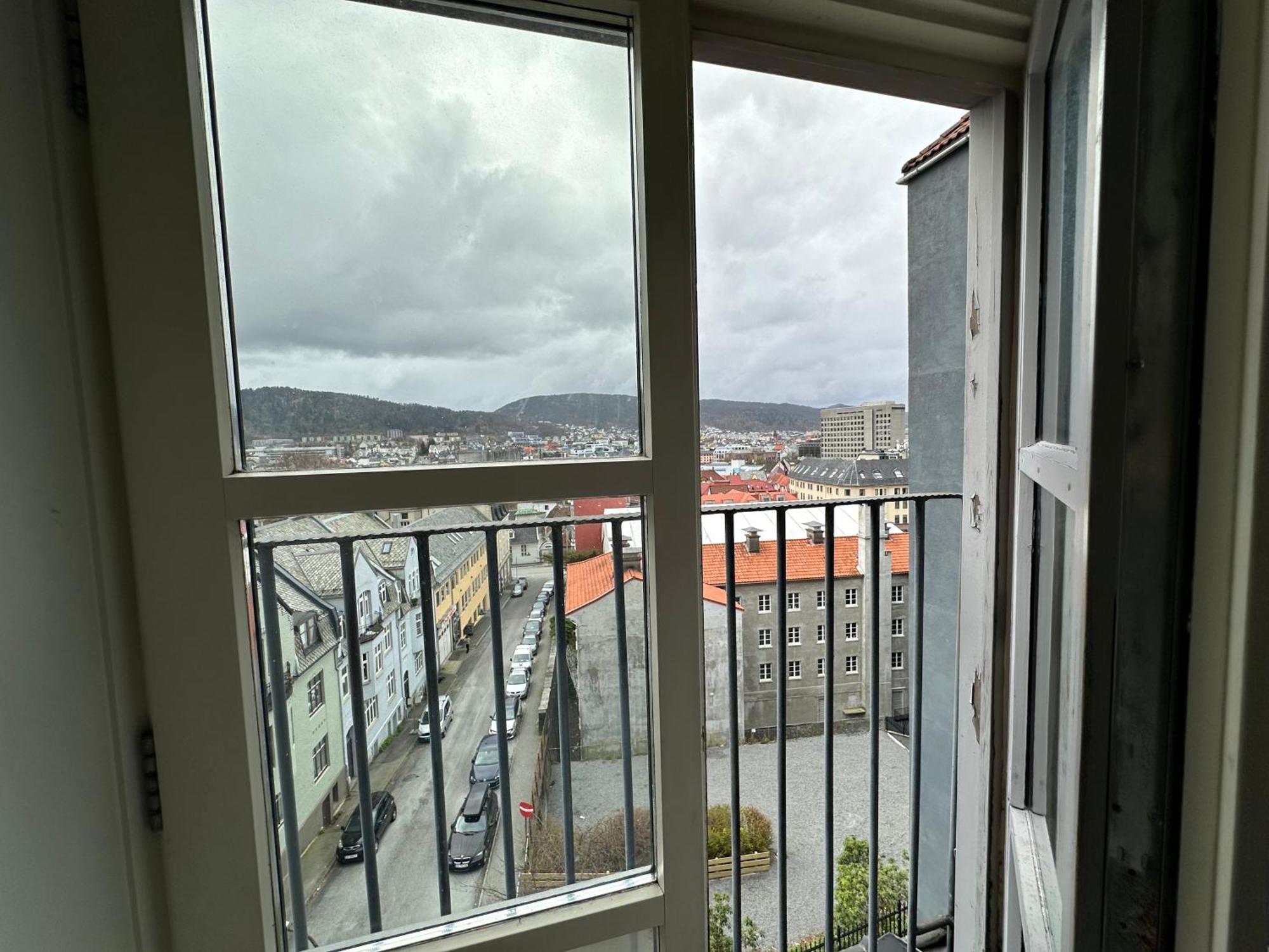 Apartament Sjarmerende Bolig Like Ved Togstasjonen Bergen Zewnętrze zdjęcie